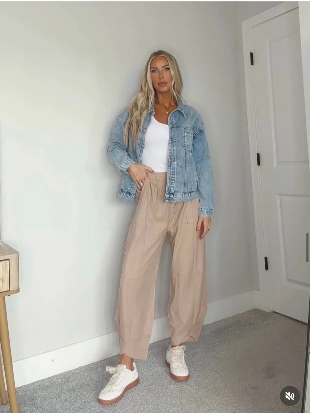 Women’s Cropped Elastic-Waist Pants in Taupe